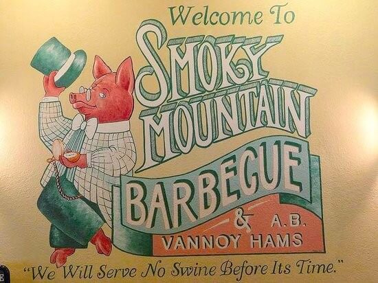Smoky Mountain Barbecue logo